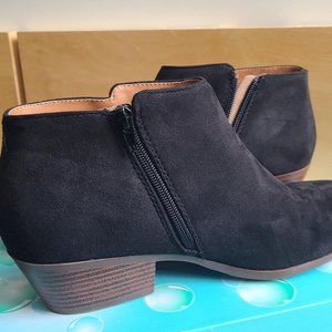 Soda Women's Black Size 11 Suede Ankle Boots Side Zip Chunky Heel Bootie